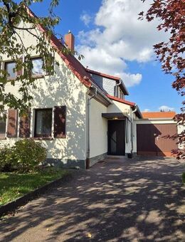 Freistehendes Ein-/Zweifamilienhaus mit schönem Garten und Garage - Sanierungsobjekt mit Potenzial - Frankfurt (Main)