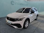 VW Tiguan, 2.0 TDI R-Line IQ Light ° App, Jahr 2023 - München