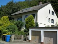 3-Familien-Wohnhaus mit zwei Garagen in Bad Berneck - Bad Berneck (Fichtelgebirge)