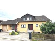 Mehrfamilienhaus mit 3 Wohnungen, zentrale Lage, Balkon, 1 Garage, Stellplätze *PV-Anlage*; - Seßlach