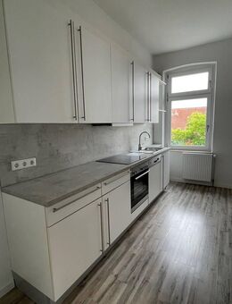 Schöne 2-Zimmer Wohnung mit Einbauküche mitten in Lage! - Lage (Nordrhein-Westfalen)