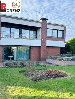 LORENZ-Angebot in Weitmar: Bevorzugte Lage. Freist. 1-Fam.-Hs. Rd. 190 m² Wfl., 813 m² Erbp.-grd. - Bochum