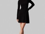 Calvin Klein Jeans Skaterkleid CK INTARSIA SWEATER DRESS mit Logostickerei