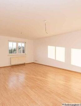 Well-kept flat with south-west-facing balcony, ready to move in - Berlin