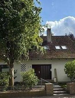 GI - ENDLICH ZUHAUSE: Frisch sanierte Dachgeschosswohnung mit Balkon in Satrup - Mittelangeln