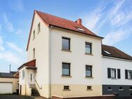 REMAX! Renoviertes 1-2 Familienhaus in Wadgassen- Hostenbach - Wadgassen