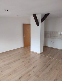 schöne 2-Raum WE in Zentrum zu vermieten - Naumburg (Saale)