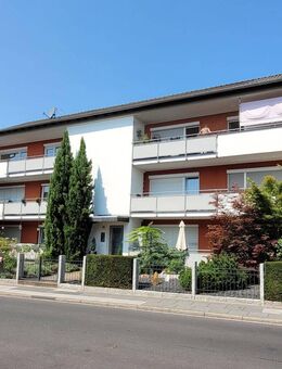 MANNELLA *Zu Fuß zum Bahnhof und ins Zentrum* Modernisierte Wohnung mit zwei Balkonen & drei Garagen - Troisdorf