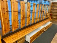 Zirbenholz Lamellenwand drehbar aus Zirbenholz mit Schubladen - Altusried