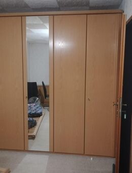 Kleiderschrank Eiche hell mit Spiegel und Drehtüren, sehr hochwertige Qualität 2,5 m breit 2,29cm hoch - Klotten