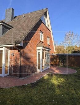 Familienfreundliche Doppelhaushälfte mit Blick über Felder in schöner Sackgassenlage von Rellingen - Rellingen