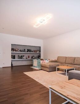 Moderne 4-Zimmer-Wohnung mit Einbauküche und Garage in 91154 Rothaurach - Roth (Bayern)