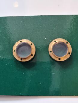 2 Bullaugen D: 10mm aus Messing, Rand Mit Bohrungen, verglast - Düsseldorf