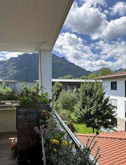 Moderne 4-Zimmer-Wohnung mit Bergblick, zwei Bädern & zwei Tiefgaragenstellplätzen - Brannenburg