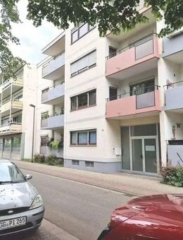 Erstbezug nach Renovierung Geräumige 4-Zimmer Wohnung mit 2 Balkons direkt am Park ! - Lampertheim