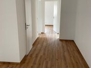 ERSTBEZUG: Viel Platz bietet die modern ausgestattete 3,5 Zimmer EG-Wohnung in Langenzenn - Langenzenn