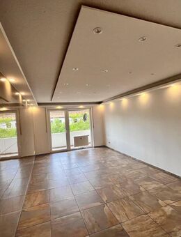 Top-Renovierte 3-Zimmerwohnung mit großem Balkon in Lengfeld - Würzburg