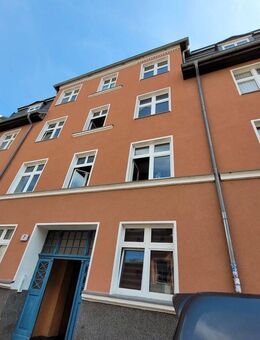 Wohnung in ruhiger Lage mit Balkon, Laminat, Wannenbad & separater Küche - Stralsund