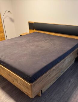 Bett mit Nachtischen und Schublade - Nörvenich
