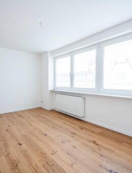 Erstbezug nach Sanierung: 2 Zimmer - SÜDBALKON - Küche separat - praktischer Grundriss! - Berlin