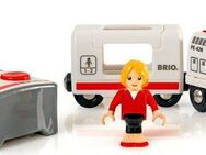 BRIO® Spielzeug-Eisenbahn BRIO® WORLD, IR Express Reisezug, mit Licht und Soundfunktion