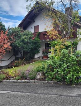 Gepflegte DG- Wohnung mit Garten und zwei Balkone - Lappersdorf