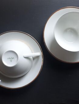 2 feine Teetassen mit Goldrand und Unterteller von ARZBERG 212 - München