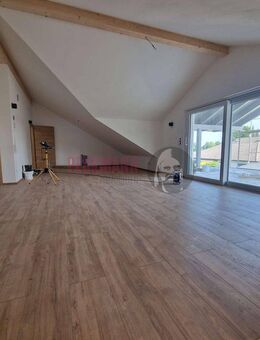 Dachgeschosswohnung Ideal für Paare oder Singles! Dachterrasse, Perfektes Homeoffice / Ruhige Lage - Amberg (Regierungsbezirk Schwaben)