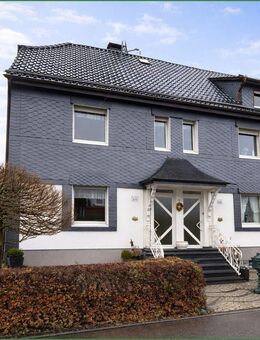 Sanierungsobjekt: Zwei Doppelhaushälften mit Garten und Doppelgarage in begehrter Lage von Burscheid - Burscheid