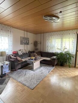 * Charmantes Familien-/Generationenhaus mit ganz viel Potenzial in ruhiger Wohnlage * - Gemmrigheim