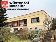 GROSSZÜGIGES WOHNEN AUF EINER EBENE MIT ÜBERDACHTEM BALKON + AUSGEBAUTEM UNTERGESCHOSS + TIEFGARAGE - Altentreptow