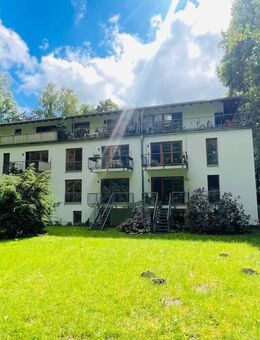 Für Kapiatlanleger oder Selbstnutzer: Vermietete 2 Zimmer-Wohnung mit 30 m² Terrasse! 2,89% Rendite! - Berlin