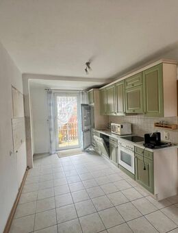 Große 3-Raumwohnung mit Einbauküche und Balkon - Falkenstein (Vogtland)