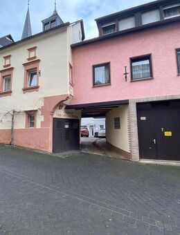 Gepflegtes Reihemittelhaus mit angrenzendem Winzerhaus - Zeltingen-Rachtig