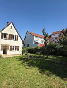 "Handwerker aufgepasst" - Freistehendes Einfamilienhaus mit schönem, großen Gartenbereich - Filderstadt