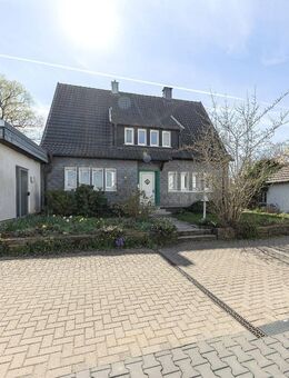 Mit Erbpacht: Familienfreundliches Einfamilienhaus mit Balkon, Terrasse und Garage in beliebter Lage! - Sprockhövel