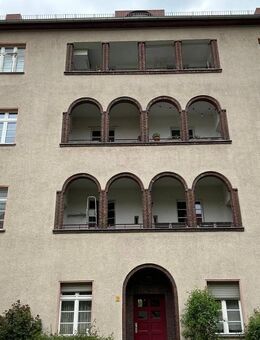 6-Zimmer Wohnung mit großzügigem Balkon in Tempelhof! - Berlin