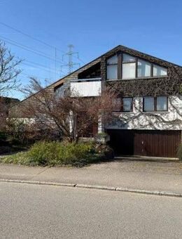 Einfamilienhaus mit Pool, Einliegerwohnung und weitläufigem Grundstück - Nürtingen