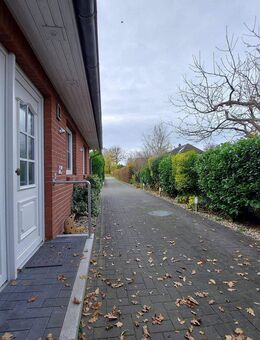 Sehr schönes Einfamilienhaus in der Nähe zum Nord-Ostsee-Kanal mit Wintergarten und Carport - Schülp (Rendsburg)
