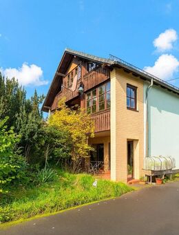 Großzügiges Einfamilienhaus mit Nebengebäuden, Lagerflächen und vielseitigem Potenzial - Rödental