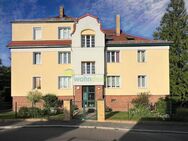 Frisch renoviert vor den Toren von Leipzig - 2 Zimmer, verglaster Balkon, Laminat, Tageslichtbad! - Markkleeberg