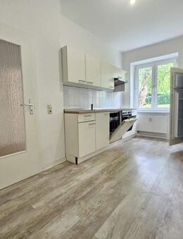 Kleine Traumwohnung mit Einbauküche - Chemnitz