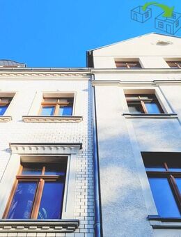 Vermietete 3-Raum-Wohnung mit Balkon im Dachgeschoss eines denkmalgeschützten Mehrfamilienhauses - Chemnitz