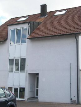 Stabile Einnahmen: Kapitalanlage mit verlässlichem Mieter! 2,5-Zi.-Wohnung mit ausgebautem DG - Waldbüttelbrunn