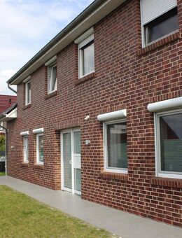 TT Immobilien bietet Ihnen: Energieeffiziente Neubauwohnung mit Balkon in Jever! - Jever
