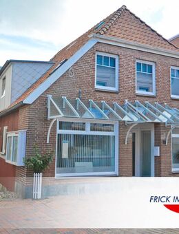 Wohn- und Geschäftshaus in Zentrumslage mit PKW-Stellplätzen - Oldenburg (Holstein)