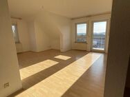 helle 2 Zimmer Wohnung mit Küche, Balkon, Keller und TG-Parkplatz - Ellwangen (Jagst)