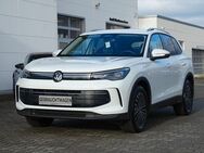 VW Tiguan, 2.0 TDI Life - Design-Paket, Jahr 2024 - Meißen