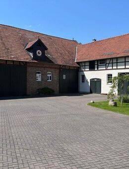Sehr gepflegtes, großzügiges Hof-Anwesen - Wolfsburg