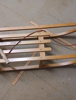 Davos Holzschlitten neuwertig - Fürth (Hessen)